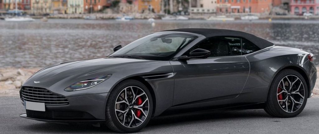 À qui s’adresser pour louer une Aston Martin ?